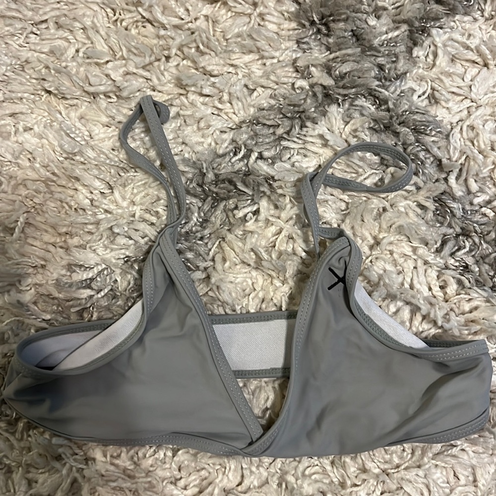 Boutine LA grey triangle bikini top